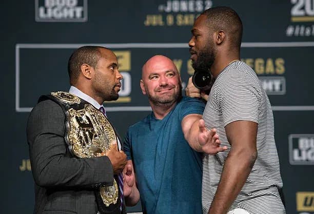 Who wins, Jones or Cormier