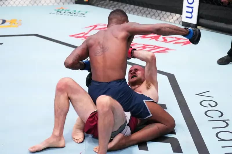 Jose Johnson defeats Jack Cartwright on Dana White's Contender Series