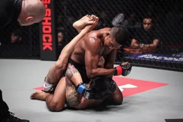 Amir Khan