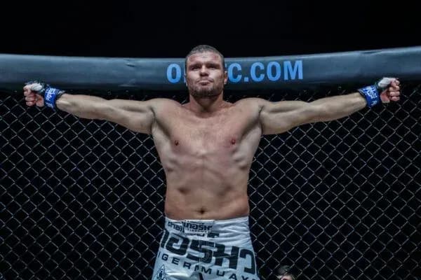 Anatoly Malykhin before bell