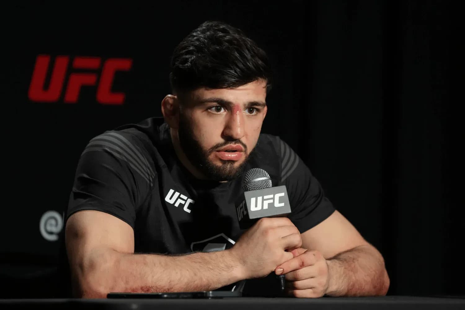 Arman Tsarukyan at a press conference