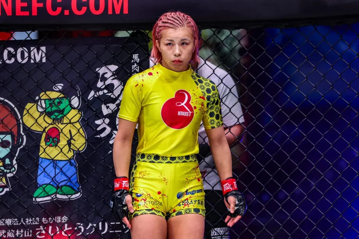 Ayaka Miura gets ready to fight