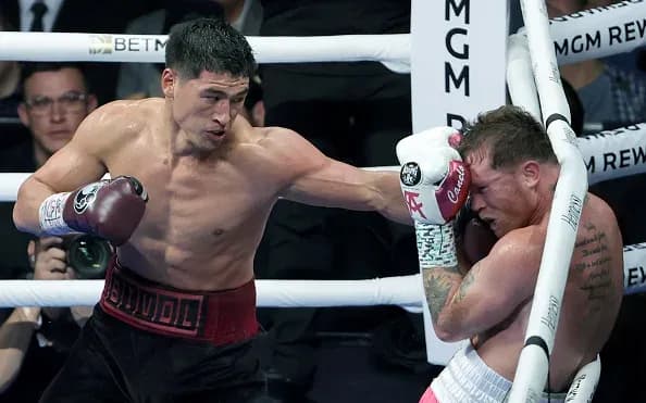 Dmitry Bivol Canelo Alvarez