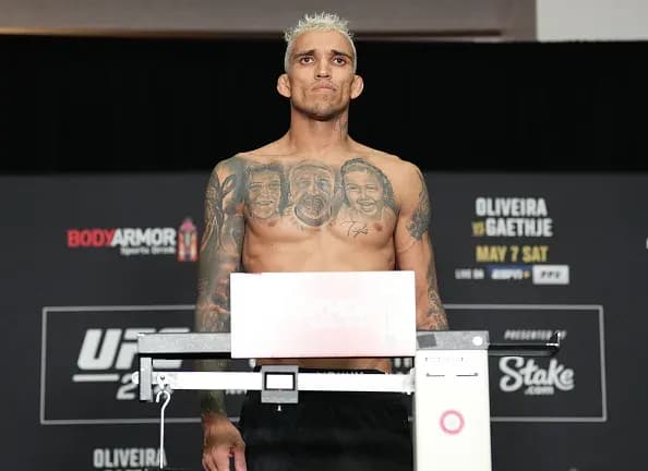 Charles Oliveira UFC 274