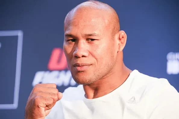 Jacare Souza