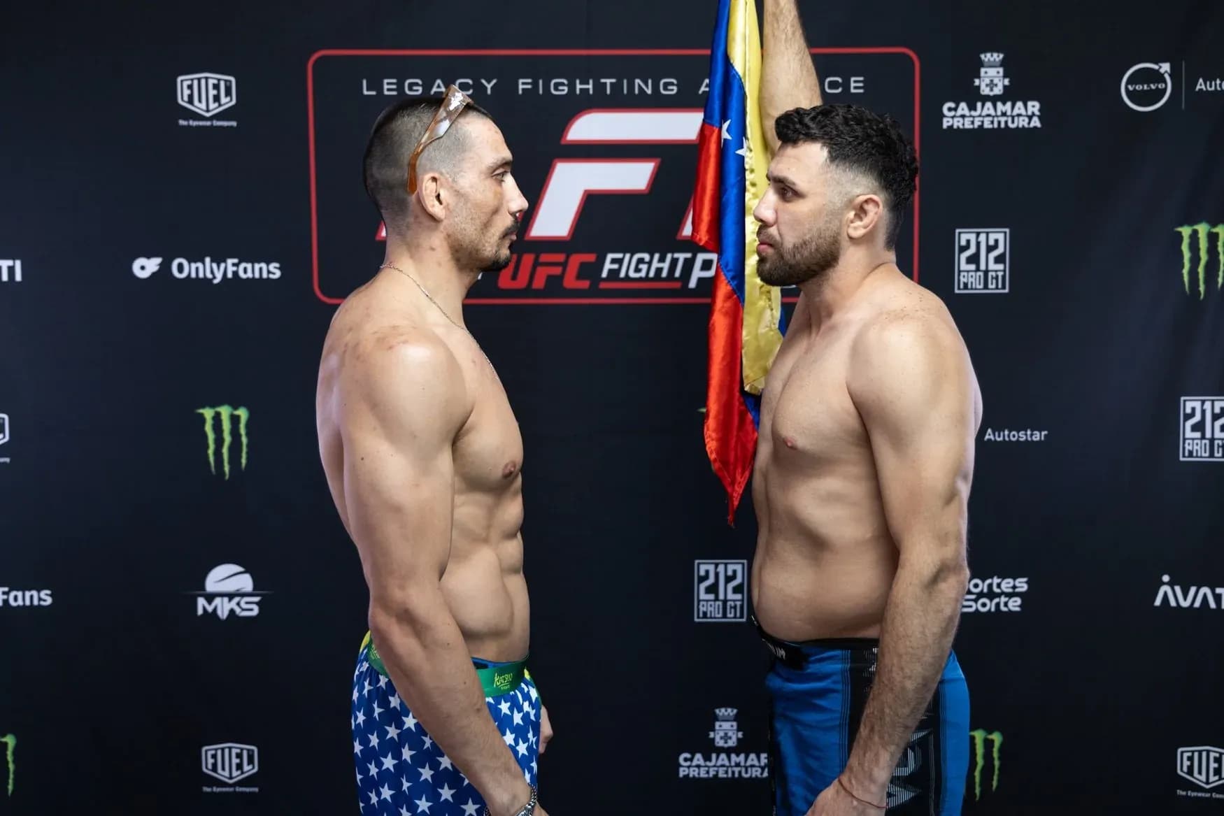 Carlos Leal stares down Manuel Mena