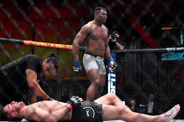 Francis Ngannou KO's Stipe Miocic