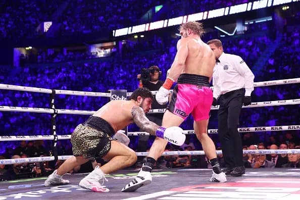 Logan Paul and Dillon Danis square off in their boxing fight
