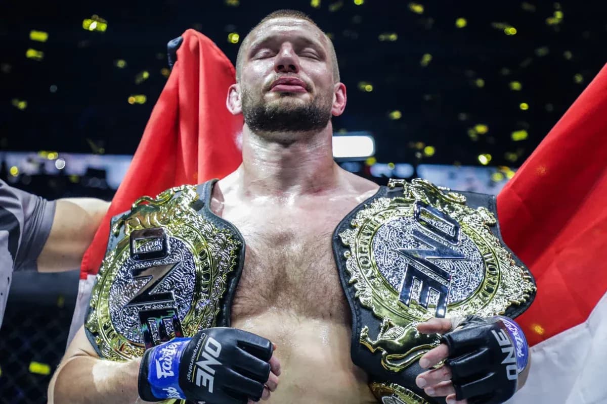 Reinier De Ridder stands triumphant