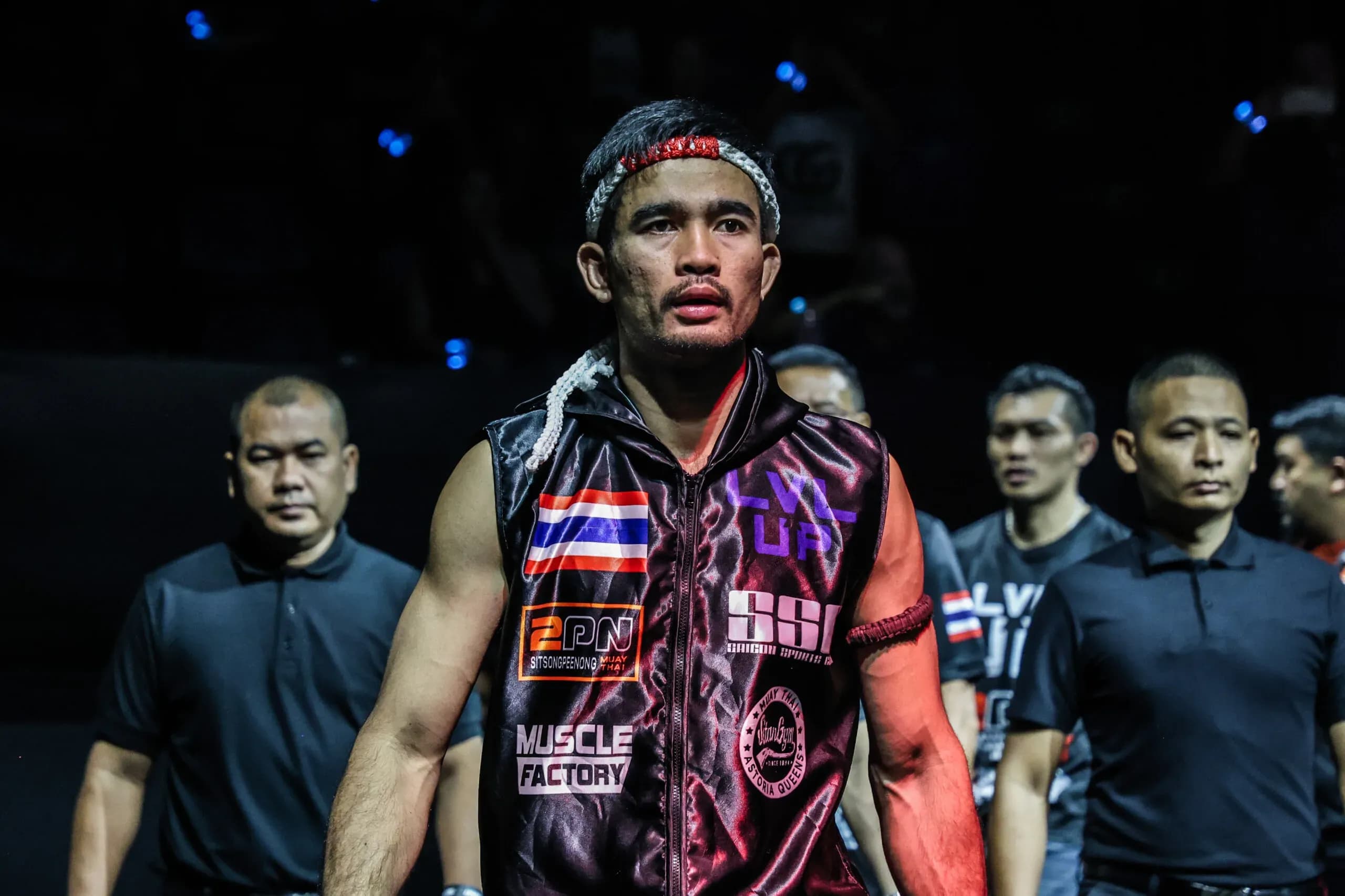 Rungrawee Sitsongpeenong makes his entrance