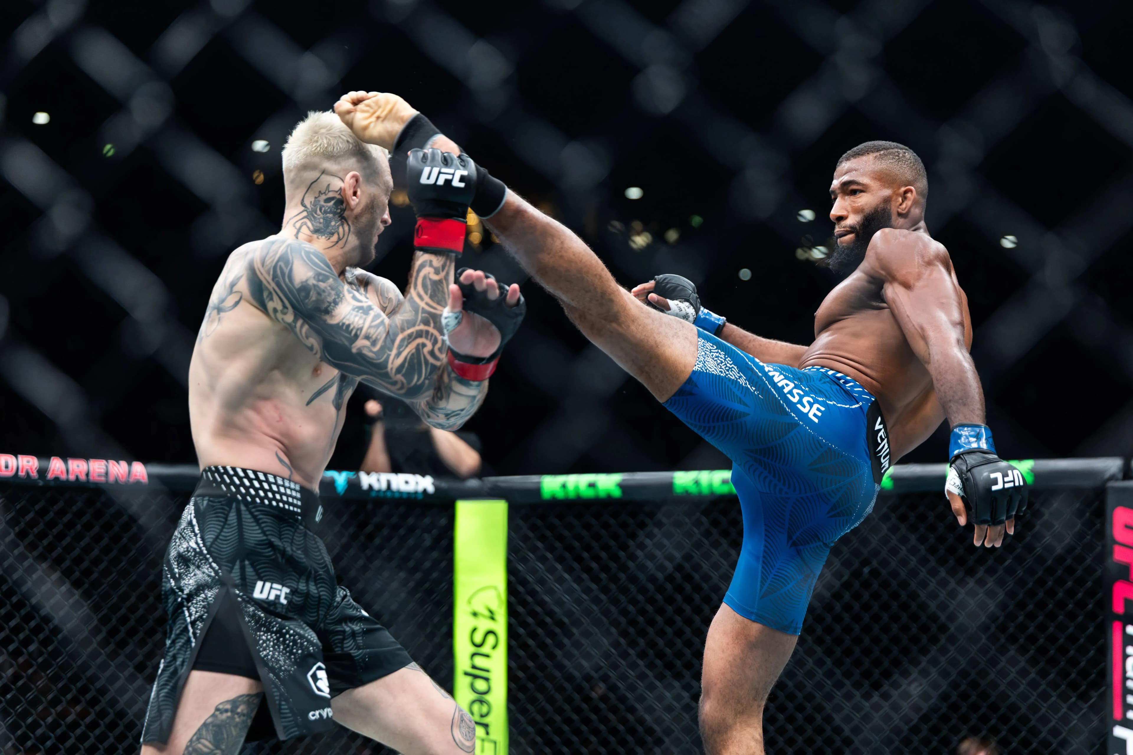 Salahdine Parnasse at UFC Paris