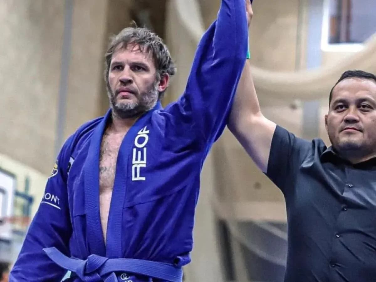 Tom Hardy Earns BJJ Purple Belt