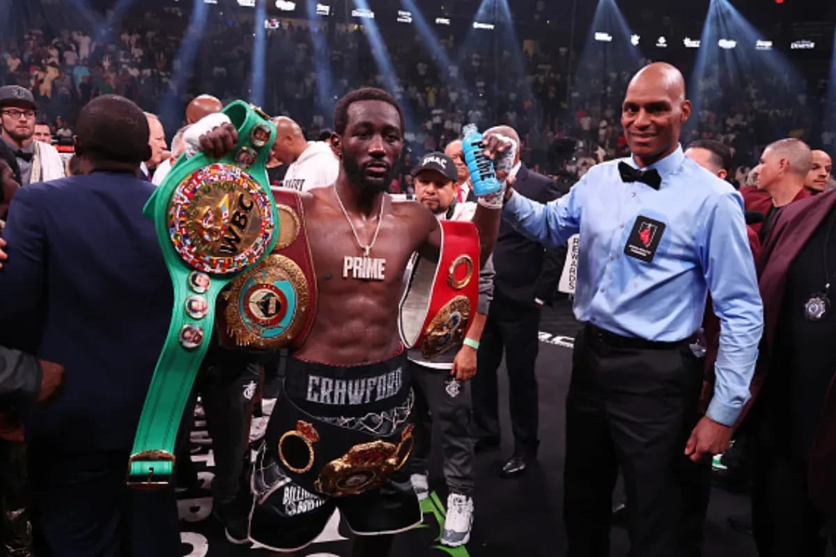 Terrence Crawford Dominates