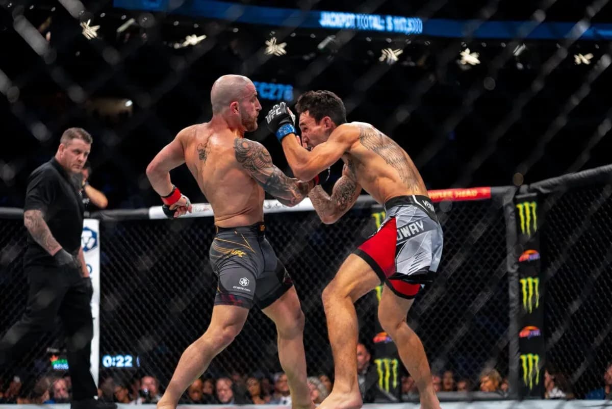 Volkanovski lands on Holloway