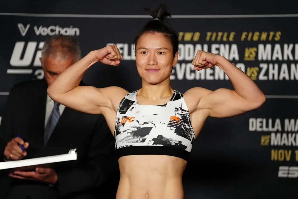 Zhang Weili weighs in ahead of UFC 322
