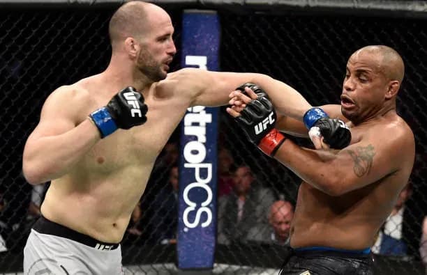 Anthony Smith vs. Volkan Oezdemir