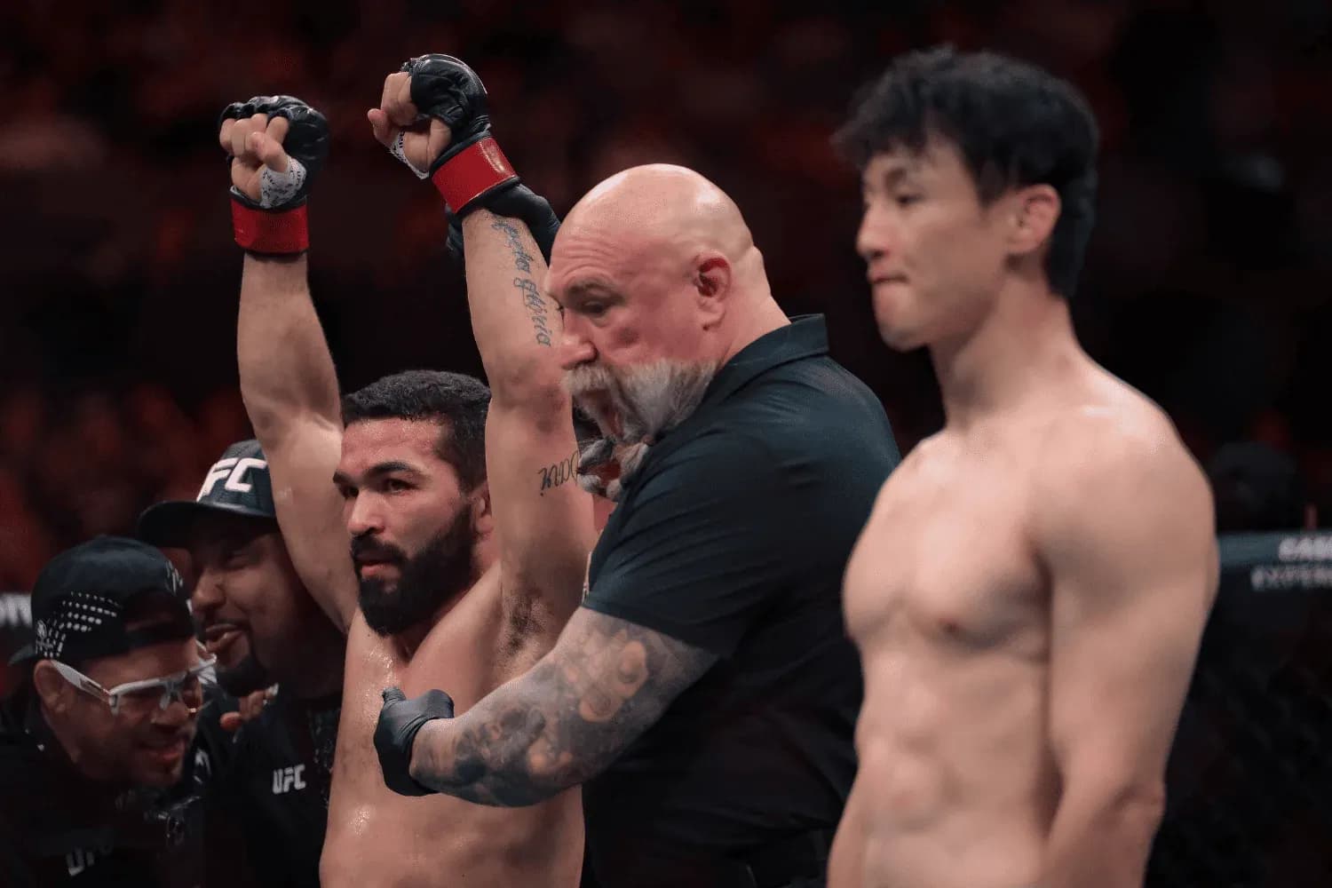 PATRICIO PITBULL defeated DOOHO CHOI by KO (strikes) at 3:28 of Round 1 during UFC 331
