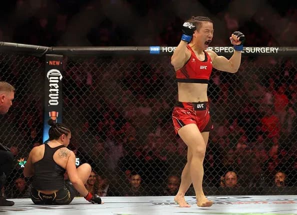Zhang Weili Taps Out Carla Esparza at UFC 281