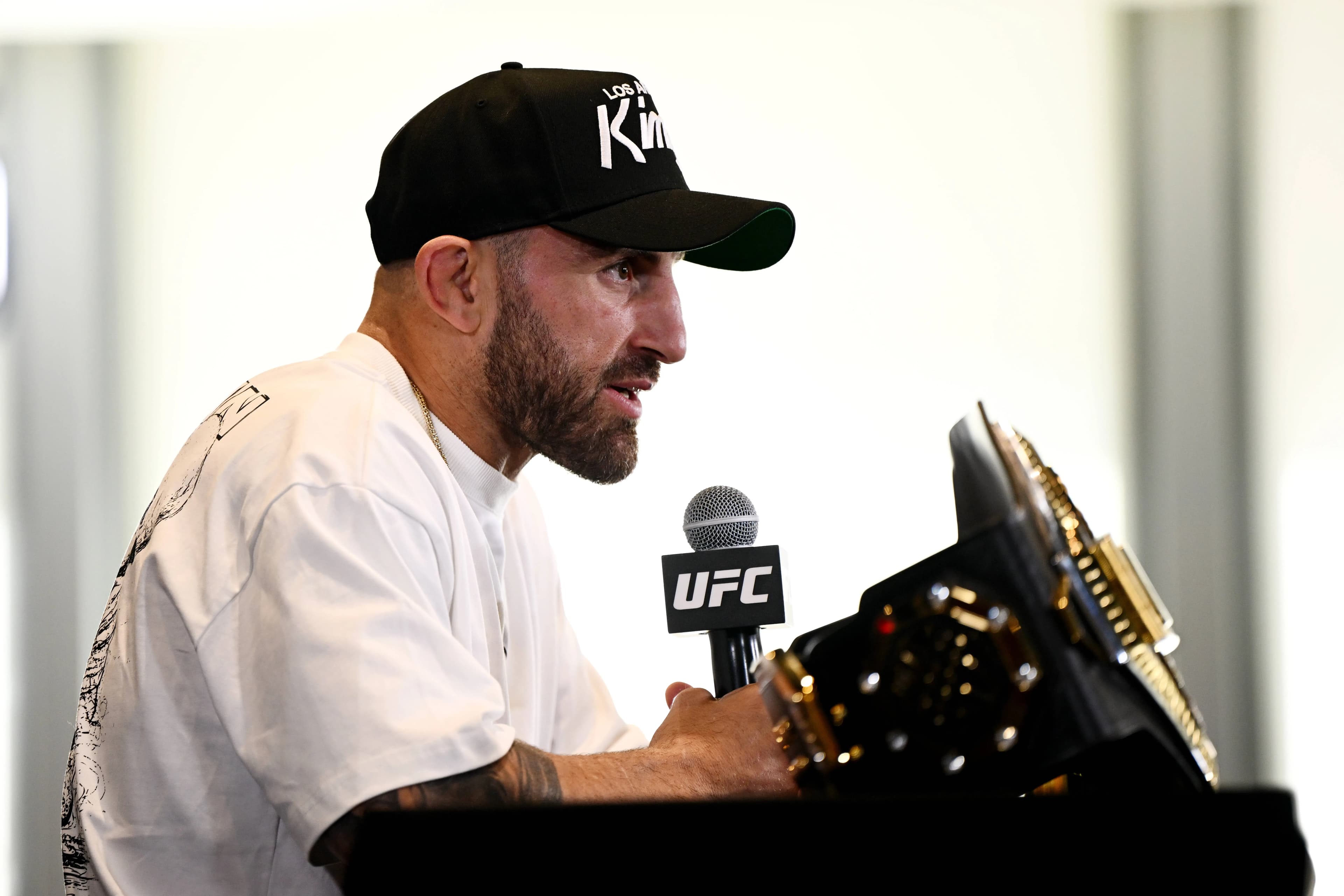 UFC Featherweight champion Alexander Volkanosvki