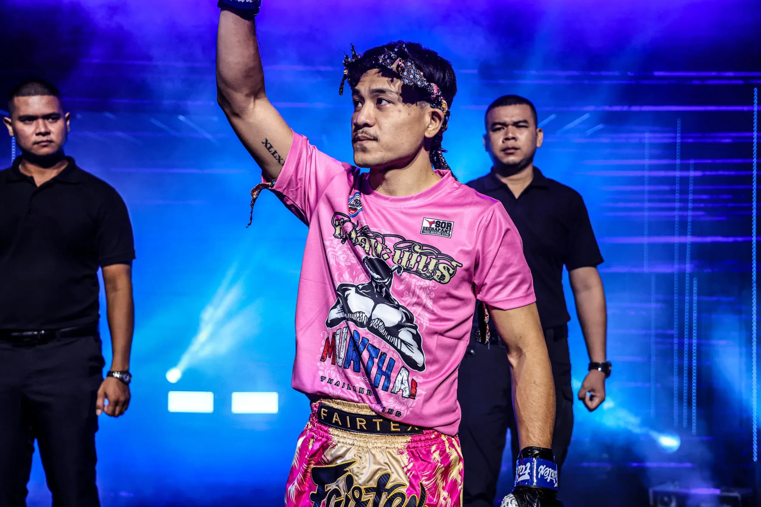 Muay Thai fighter Jaosuayai Mor Krungthepthonburi makes his entrance