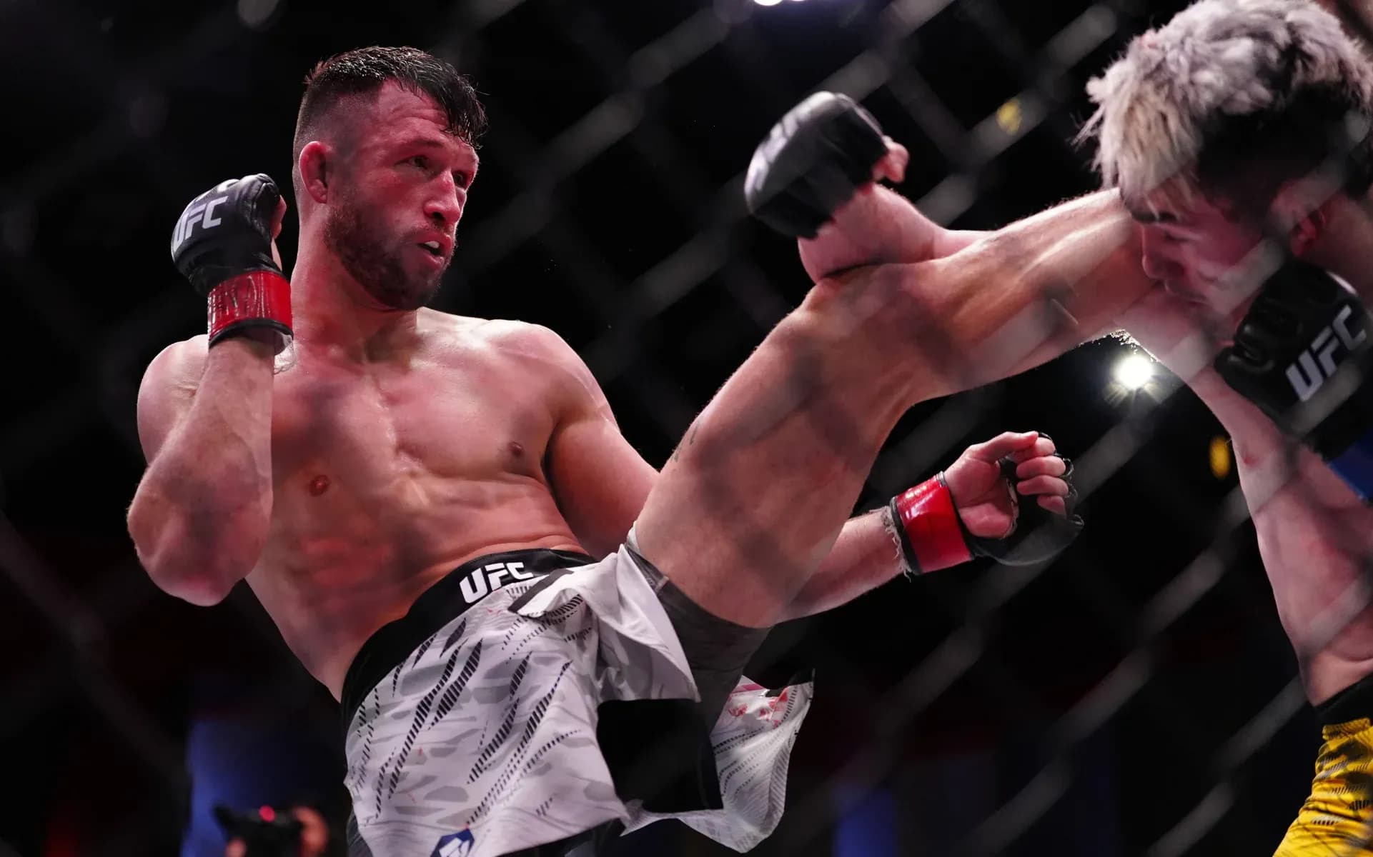 May 17, 2025, Las Vegas, Nv, Las Vegas, Nv, United States: Julian Erosa and Melquizael Costa step in the octagon for a 3-round bout at UFC Apex for UFC Fight Night - Burns vs Morales on May 17, 2025 in Las Vegas, NV, United States. ( PxImages) Las Vegas, Nv United States - ZUMAp175 20250517_zsa_p175_209 Copyright: xLouisxGrassex