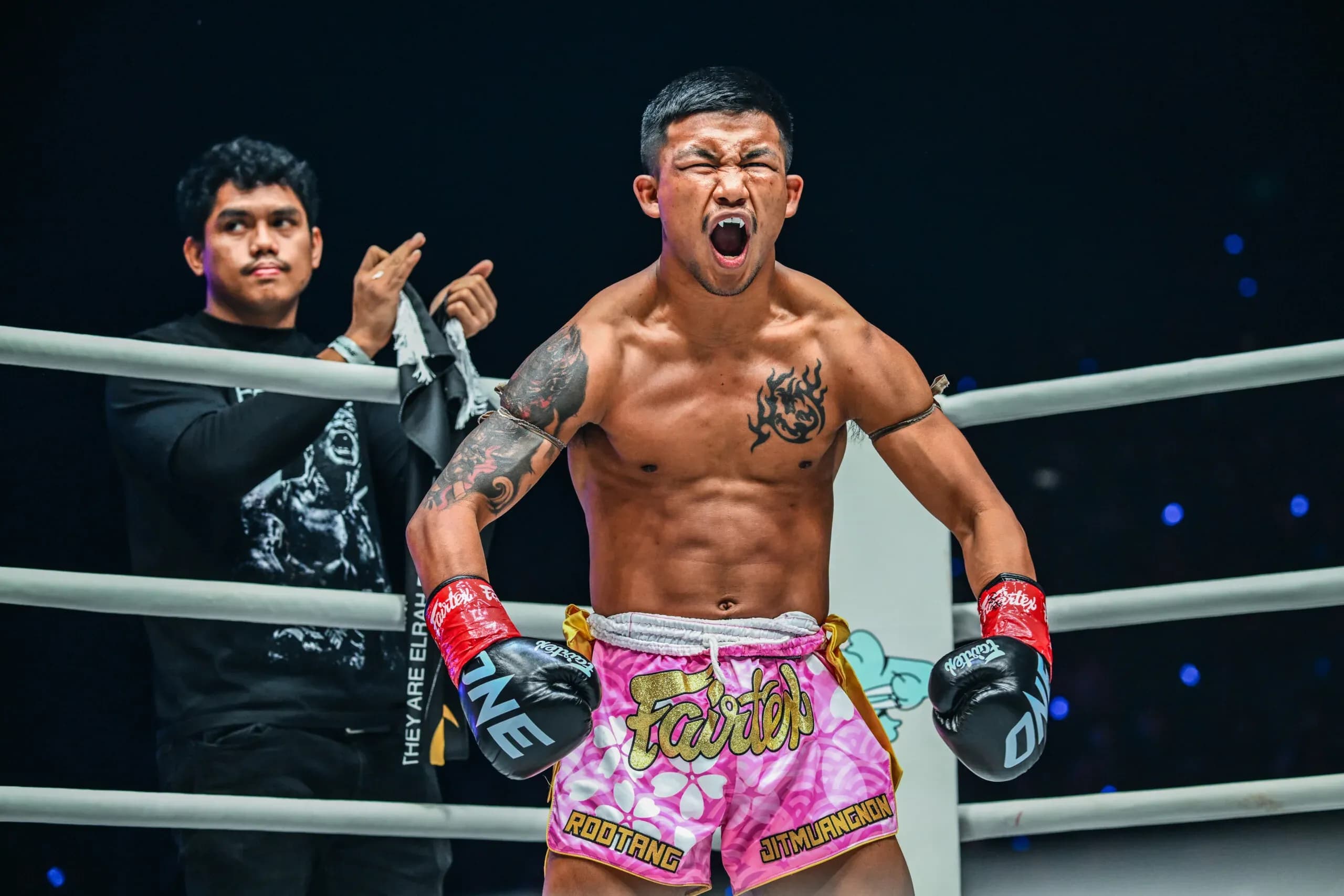 Muay Thai superstar Rodtang Jitmuangnon flexes before his match with Takeru Segawa