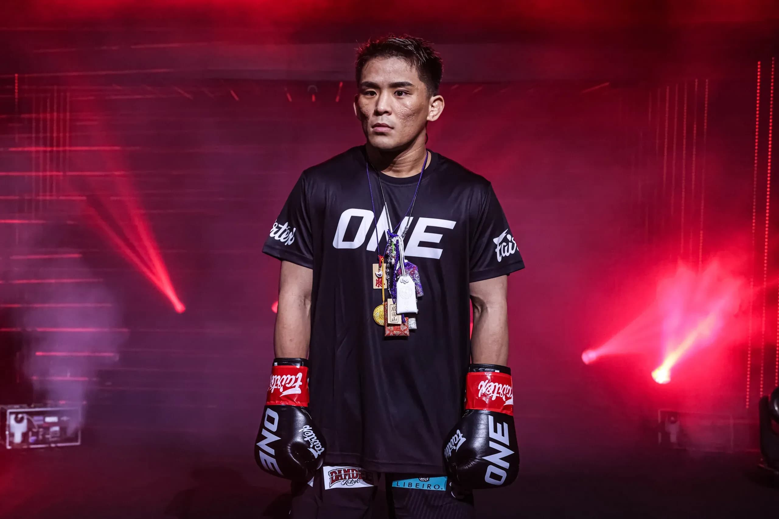 Japanese kickboxer Yuki Yoza makes his entrance