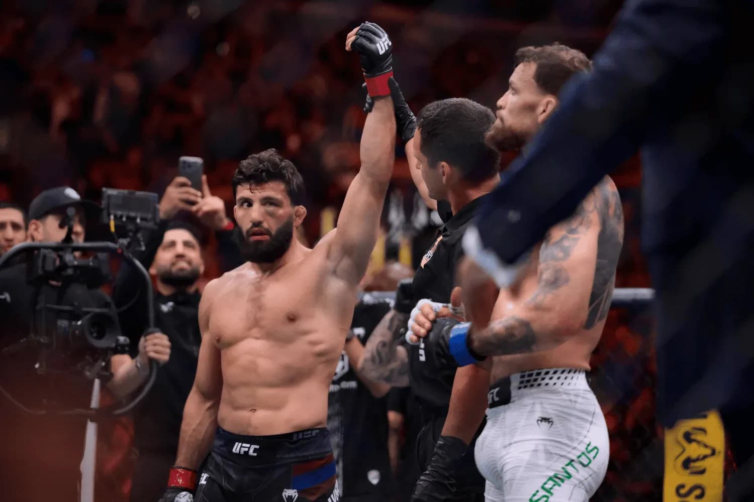 ARMAN TSARUKYAN defeated MAURICIO RUFFY by KO (elbows) at 4:56 of Round 1 during UFC 331