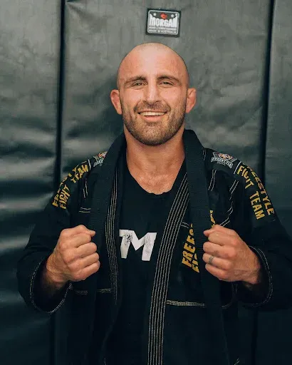 Alexander Volkanovski BJJ black belt
