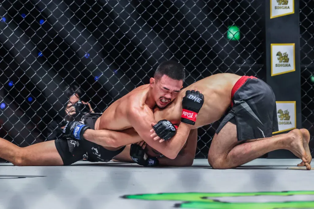 Christian Lee defends Alibeg Rasulov's takedown attempt