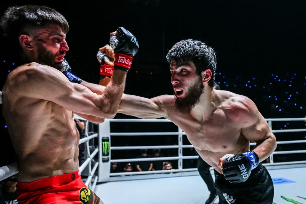 MMA fighter Dzhabir Dzhabrailov lands a cross to the face