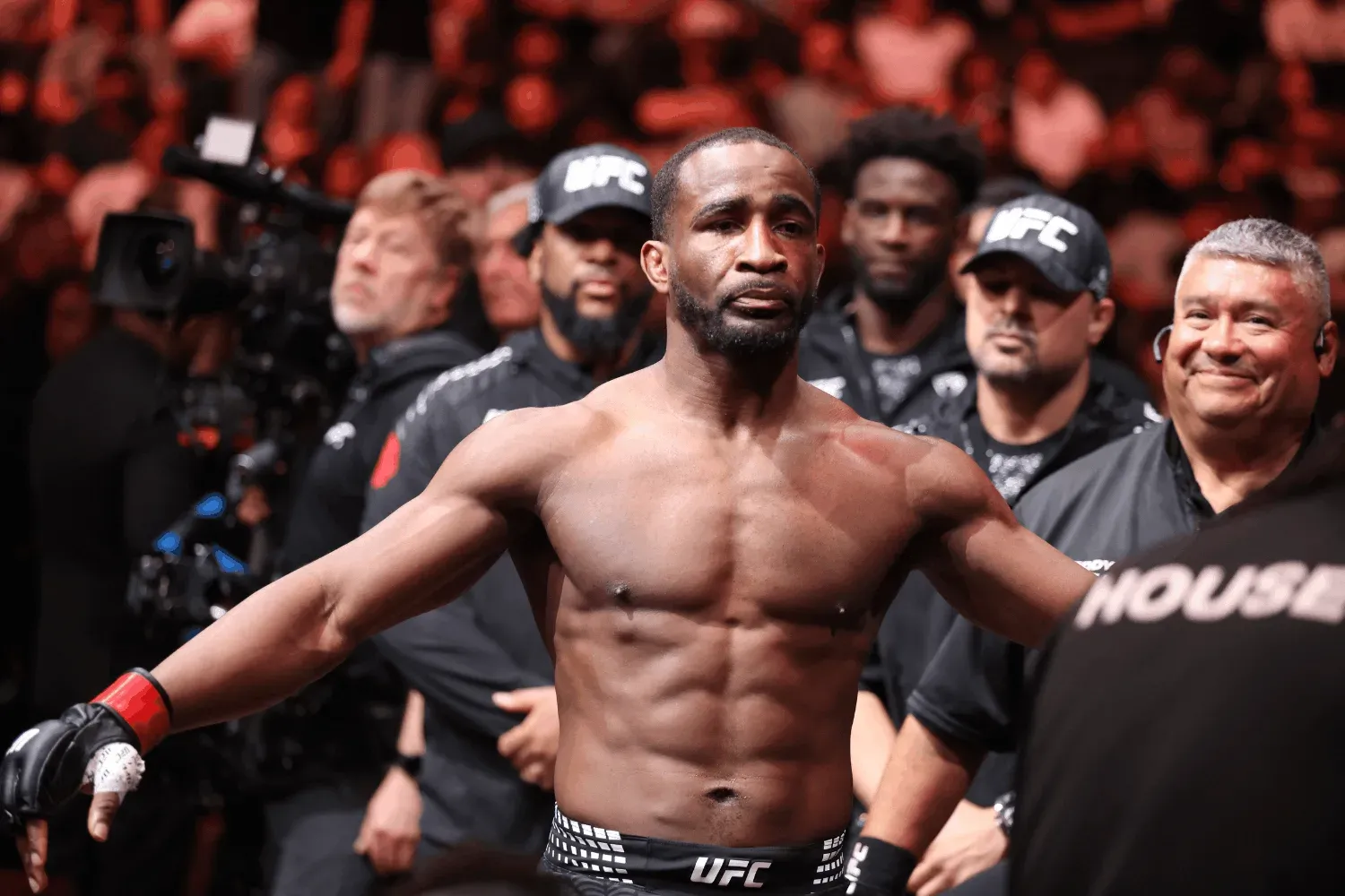Geoff Neal Withdrawal Forces UFC to Find Replacement for Chidi Njokuani at UFC 330
