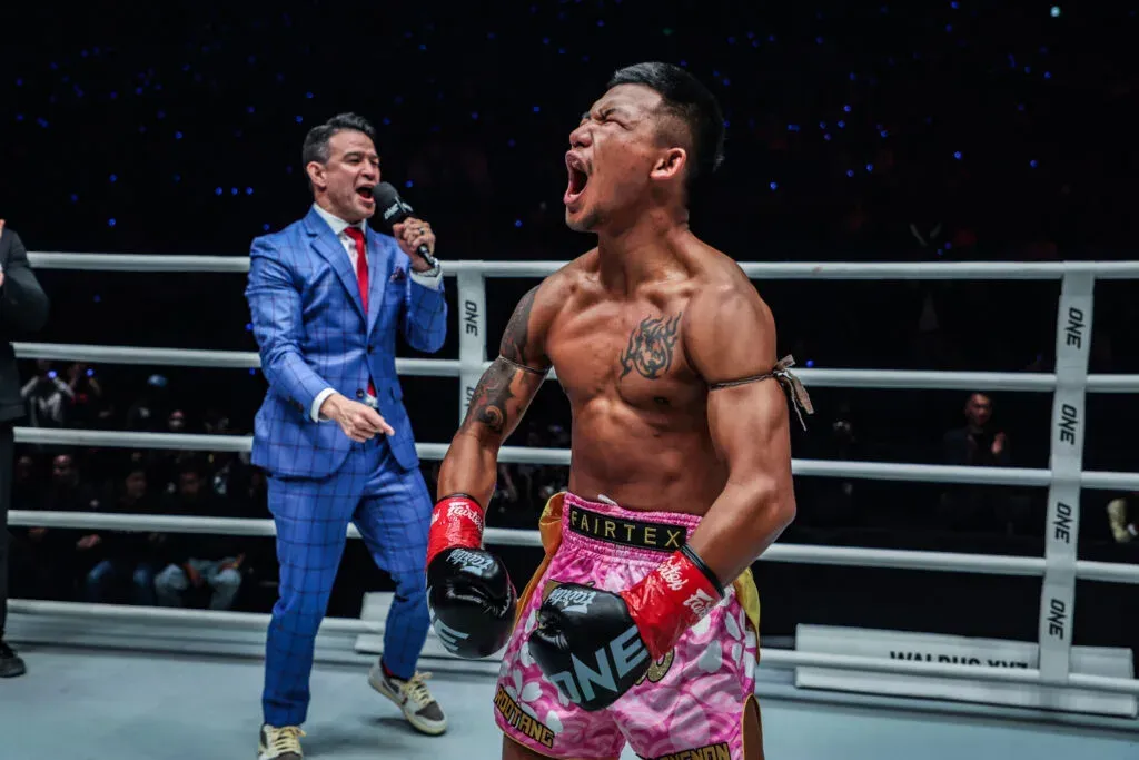Thai fighter Rodtang Jitmuangnon screams in the ring