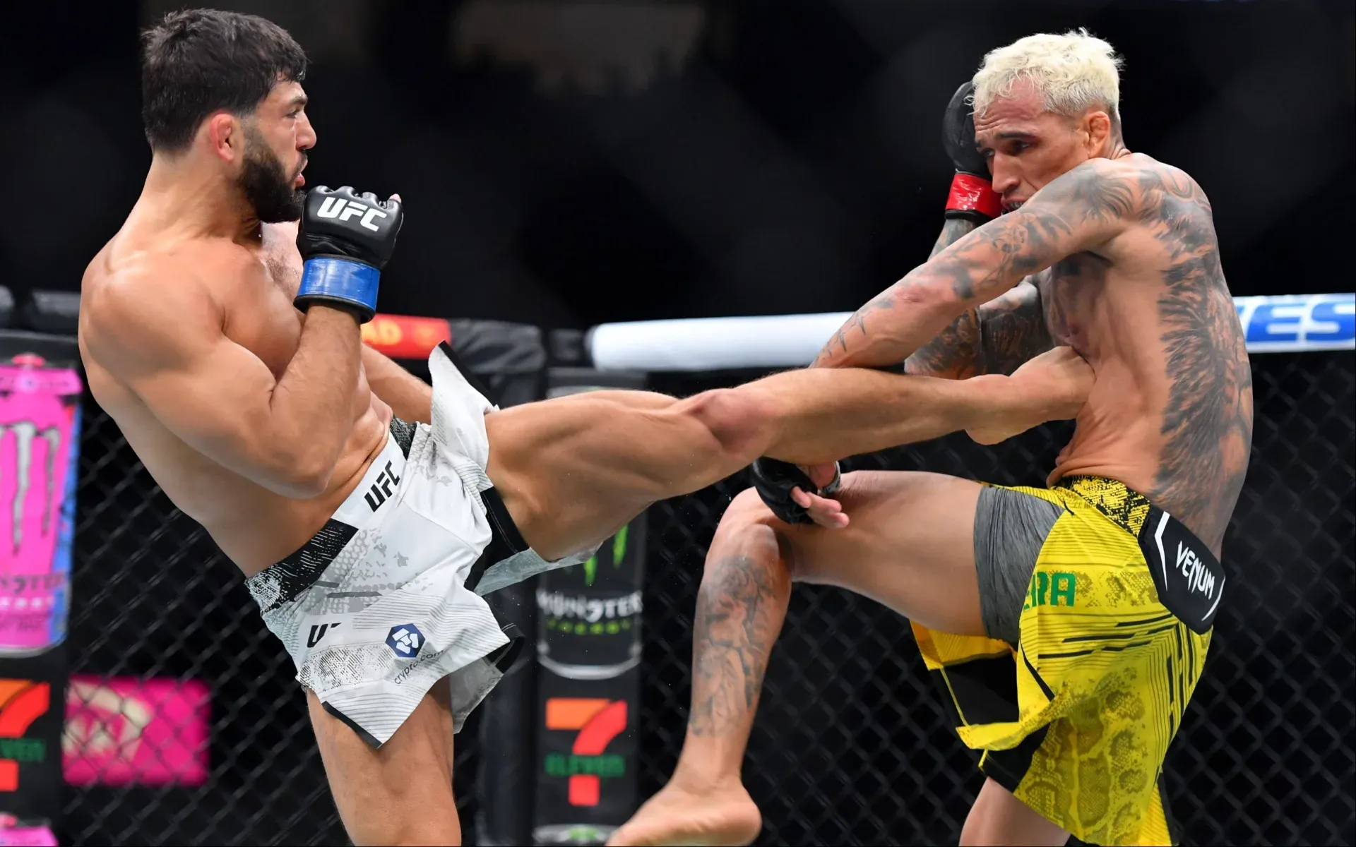 Arman Tsarukyan doubts Charles Oliveira’s reason for UFC 331 pullout: “I don’t understand”