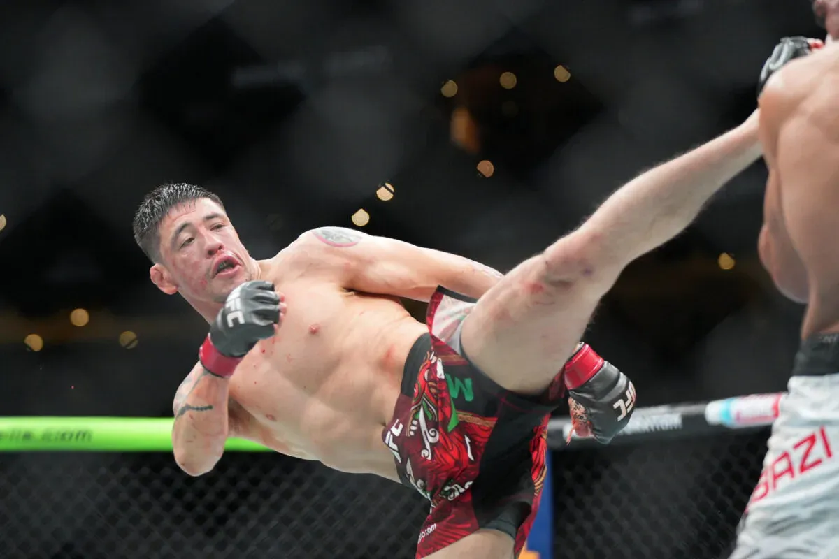 Brandon Moreno throwing a kick