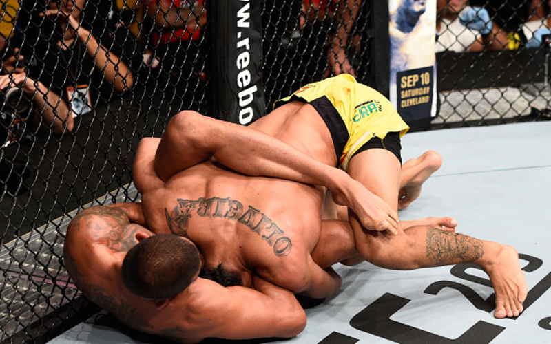 Image for Video: Anthony Pettis KO’s Joe Lauzon at UFC 144