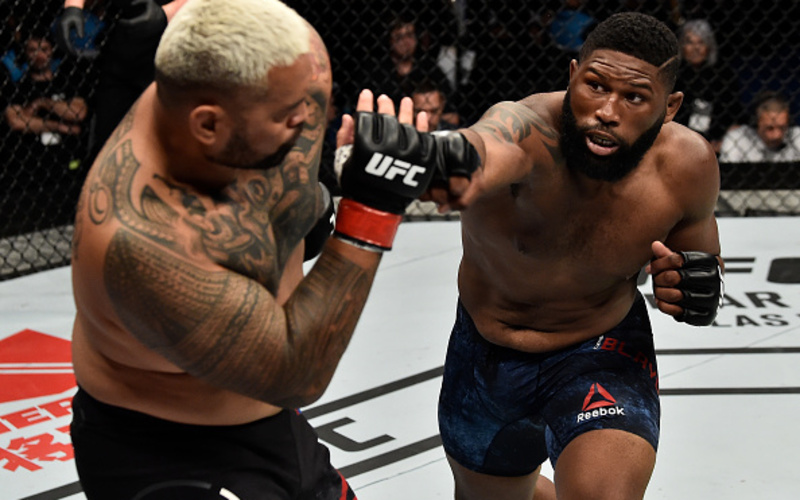 Image for Curtis Blaydes survives early onsaught, decisions Mark Hunt