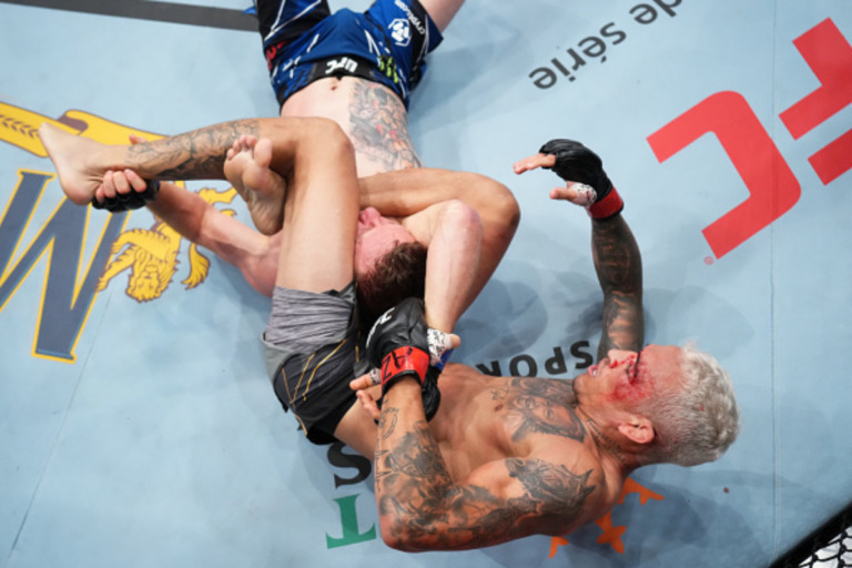 Charles Oliveira Crazy Submission