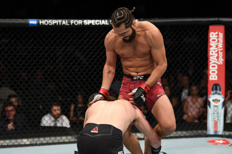 Jorge Masvidal Flying Knee KO's Ben Askren