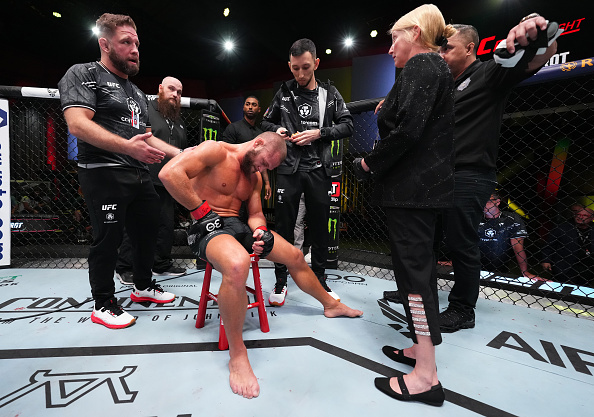 Top UFC Lightweight Suffers Major Injury