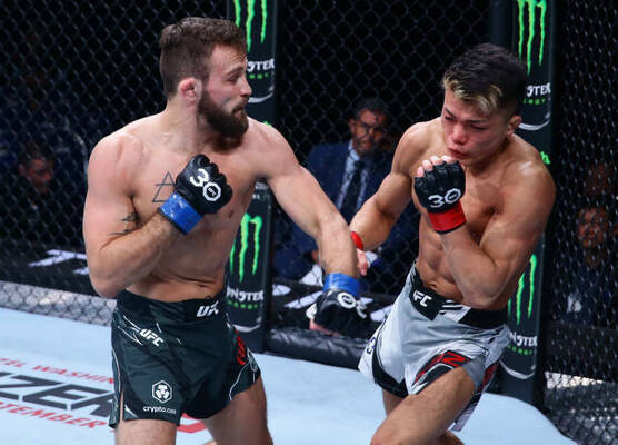 Garrett Armfield knocks out Toshiama Kazama