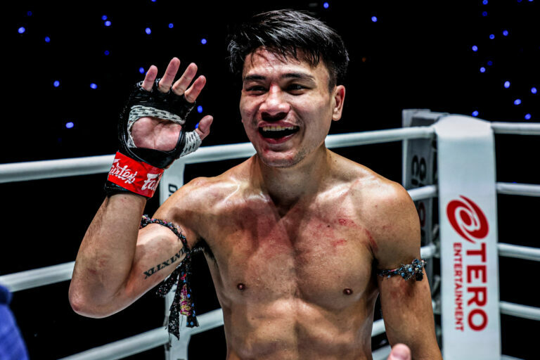 Jaosuayai, victorious in ONE Fight Night 32.