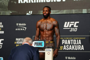 UFC Welterweight Stalwart Takes Aim at Hot Prospect in Major Clash This Weekend