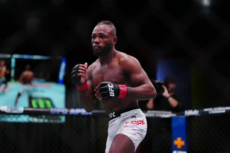 UFC Vegas 112 main eventer, Manel Kape